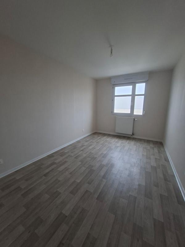 Appartement - 93 m² - 5 pièces