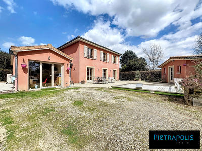 Maison traditionnelle - 178 m² - 5 pièces