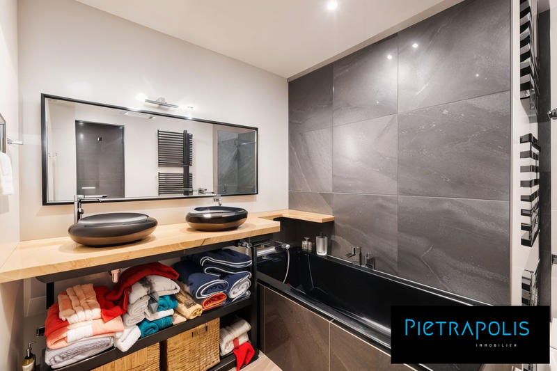 Appartement - 97 m² - 4 pièces