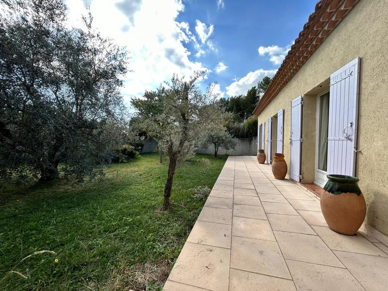 Pavillon - 209 m² - 7 pièces