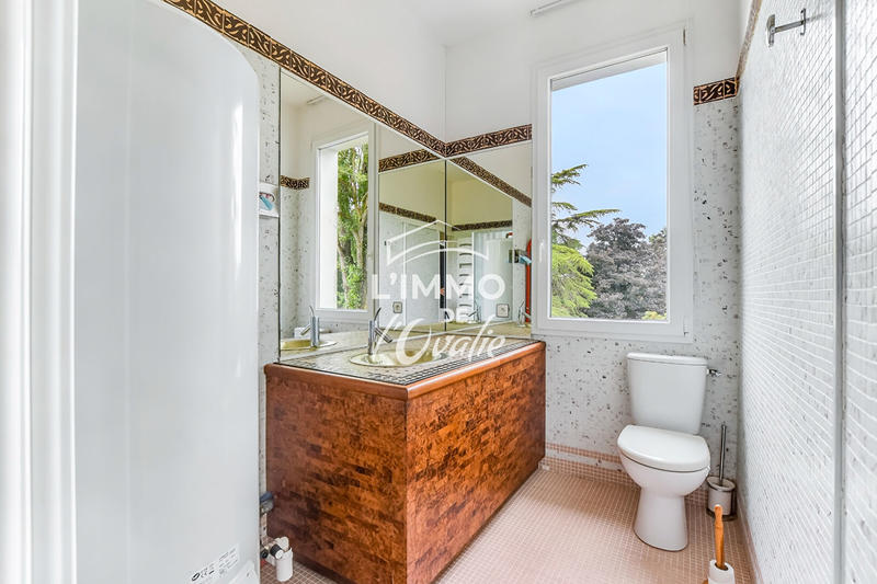 Demeure - 1 000 m² - 21 pièces