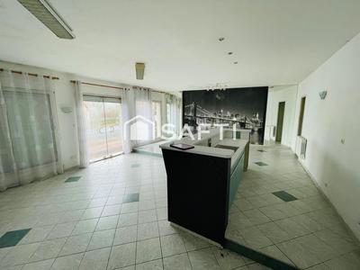 Maison - 226 m² - 9 pièces