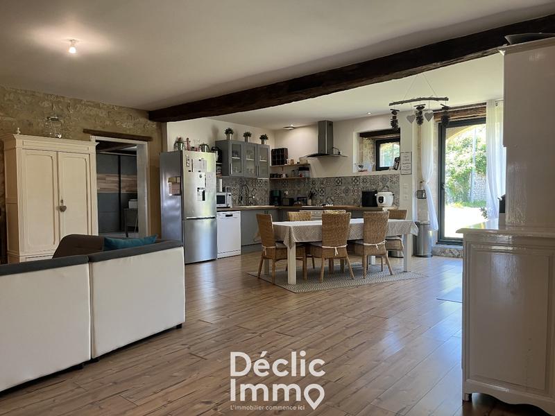 Maison en pierre - 286 m² - 8 pièces