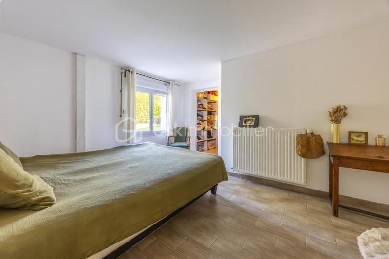 Maison - 250 m² - 9 pièces