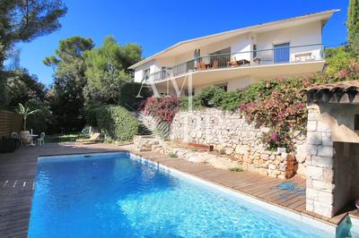 Villa - 236 m² - 7 pièces