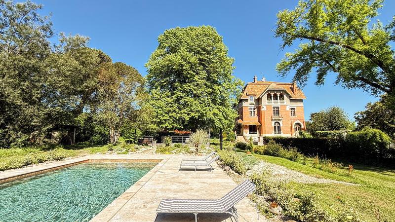 Château - 490 m² - 18 pièces