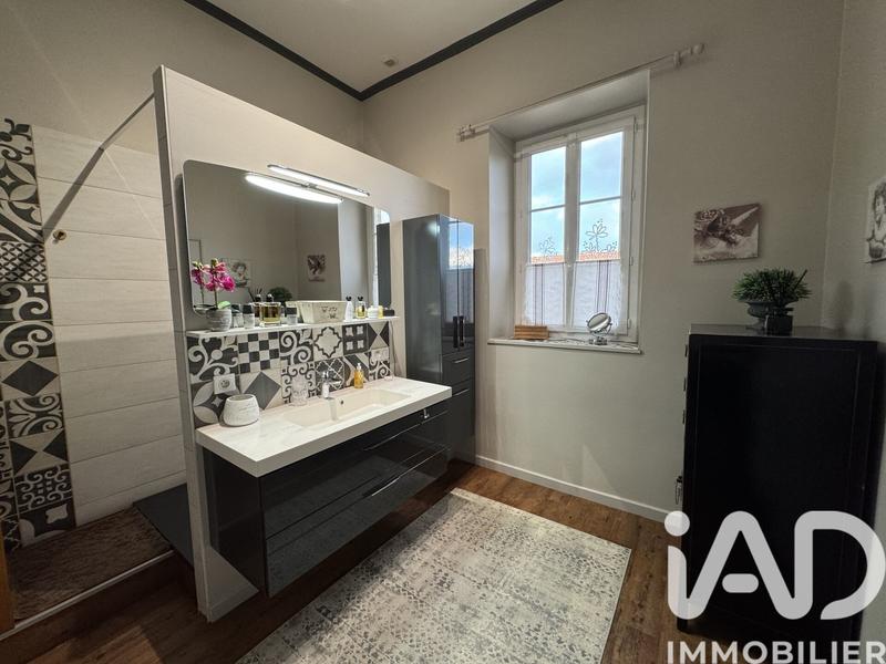 Maison - 215 m² - 7 pièces