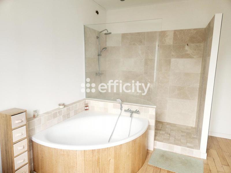 Maison - 215 m² - 10 pièces