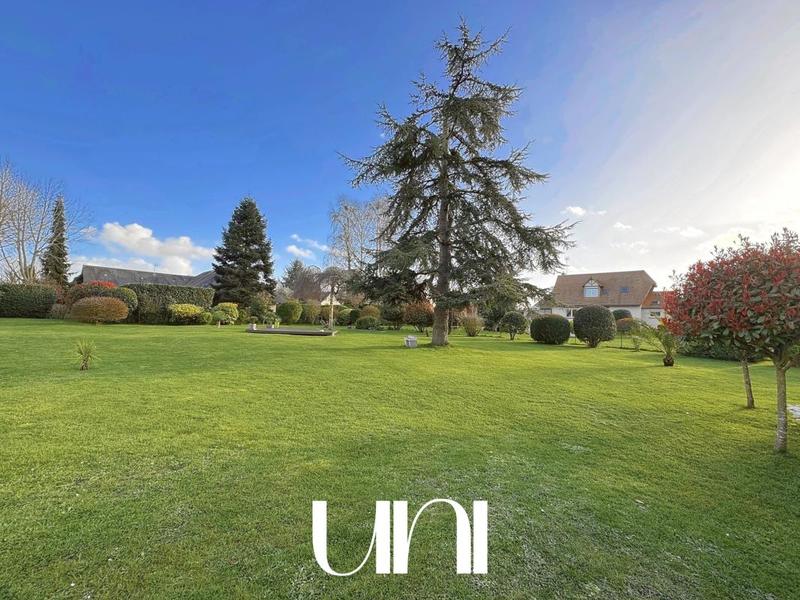 Maison - 220 m² - 6 pièces