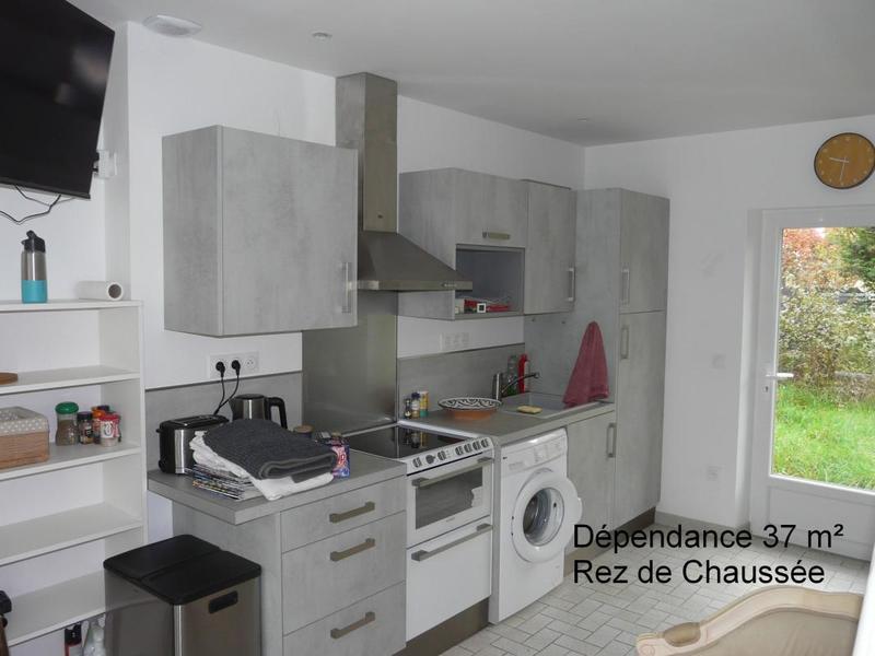 Propriété - 230 m² - 8 pièces