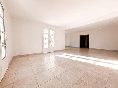 Maison - 196 m² - 8 pièces