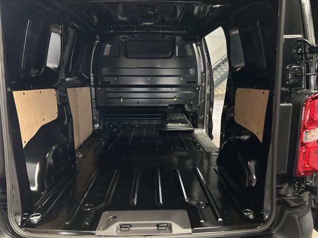 Citroën Jumpy Fourgon m 2.2 Diesel 150 Ch Automatique - 3 Places Banquette Moduwork Pack Caméra Expert Noir Perla