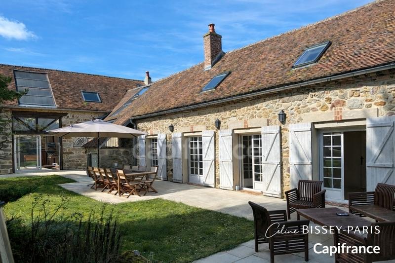 Maison - 256 m² - 6 pièces