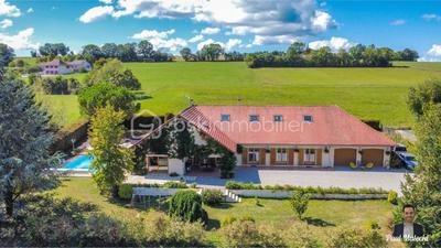 Villa - 295 m² - 9 pièces