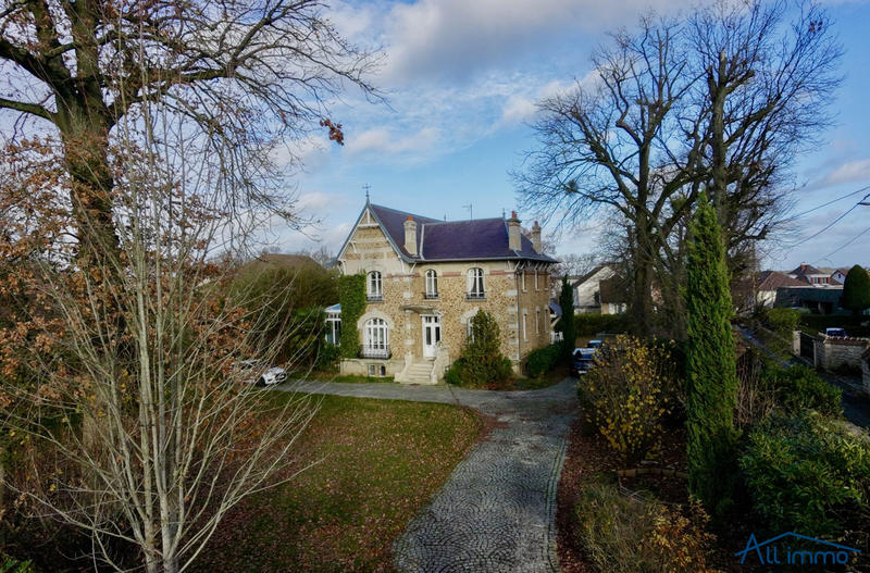 Maison - 280 m² - 7 pièces