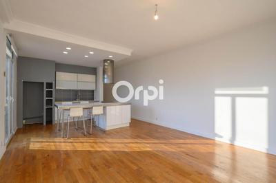 Appartement - 80 m² - 3 pièces