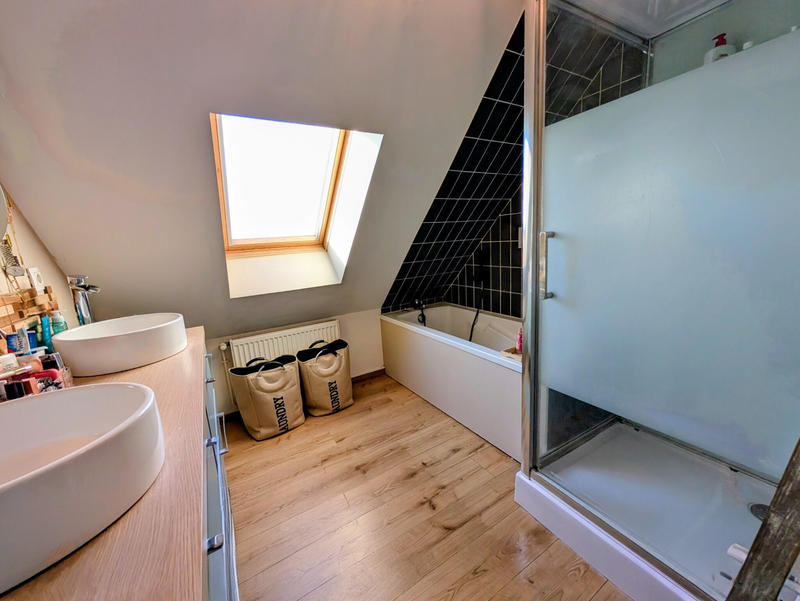 Maison - 145 m² - 7 pièces