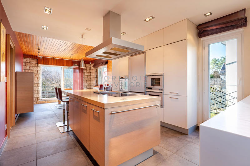 Maison ancienne - 265 m² - 11 pièces