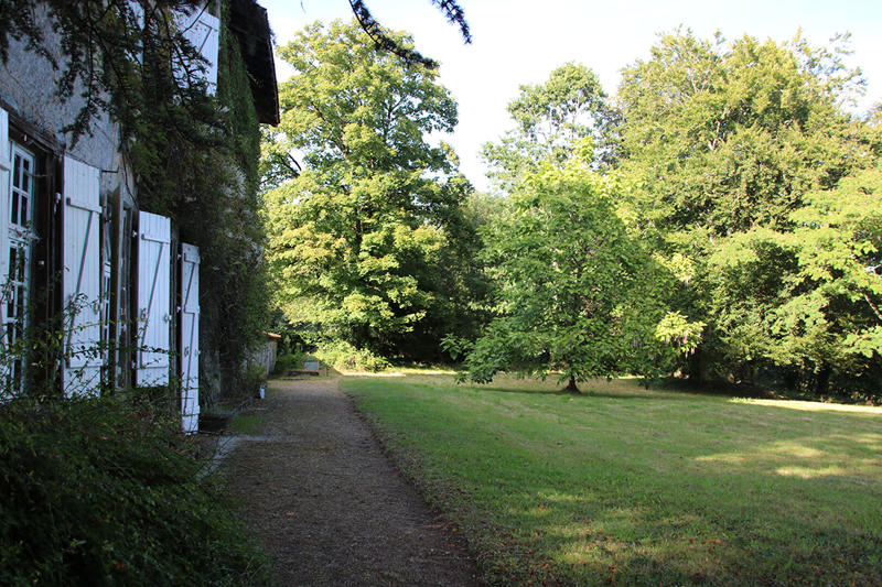 Maison - 378 m² - 13 pièces