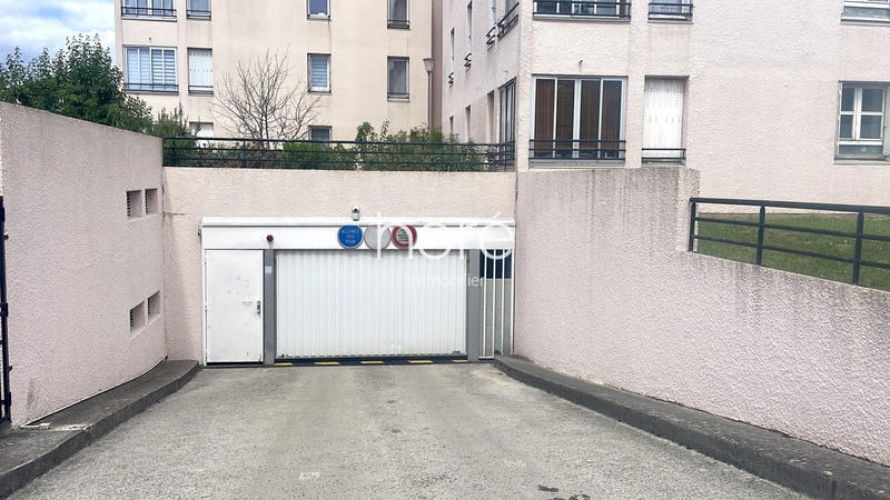 Parking / Garage - 12 m²