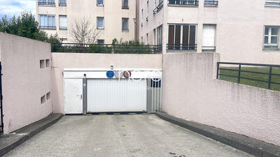 Parking / Garage - 12 m²