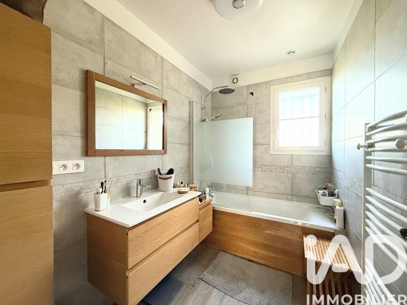 Maison - 103 m² - 5 pièces