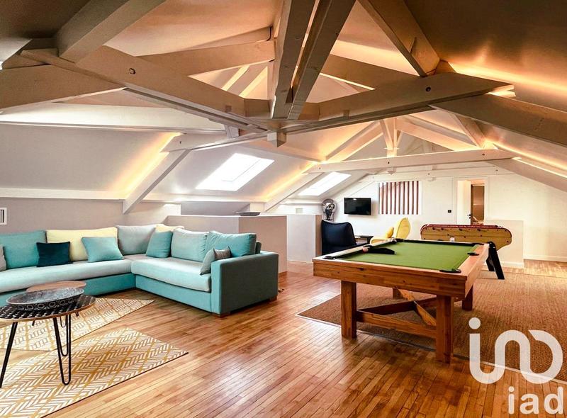 Maison - 590 m² - 11 pièces