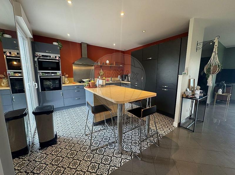 Maison - 104 m² - 4 pièces