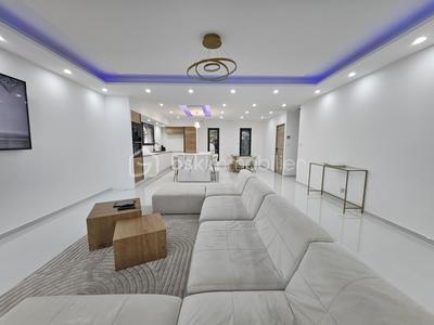 Maison - 137 m² - 5 pièces