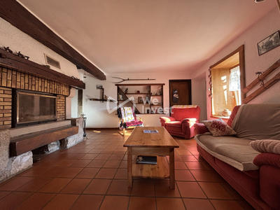 Maison - 300 m² - 9 pièces