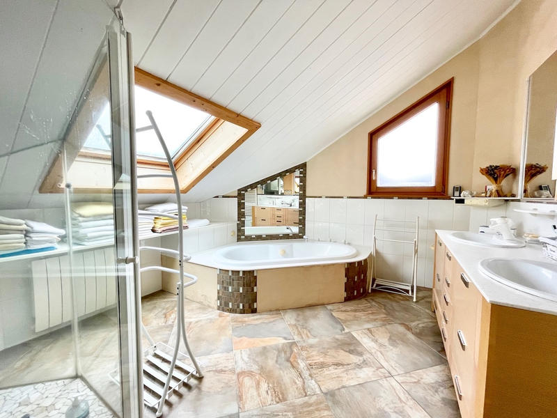 Villa - 200 m² - 7 pièces