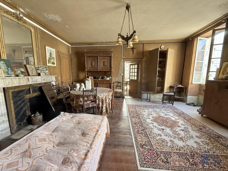 Maison ancienne - 215 m² - 14 pièces