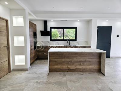 Maison - 137 m² - 5 pièces