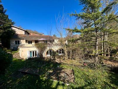 Maison - 140 m² - 4 pièces