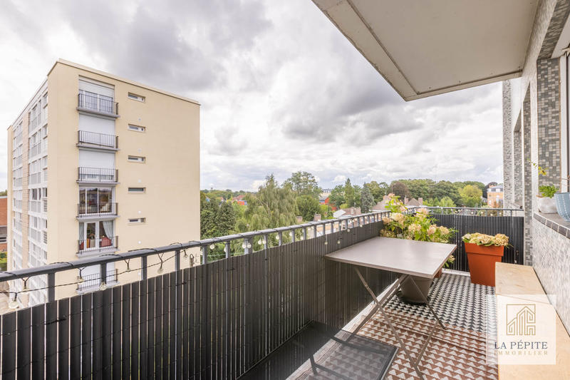 Appartement - 100 m² - 6 pièces