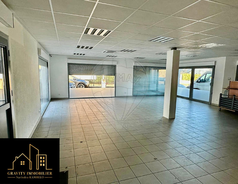 Local commercial - 100 m² - 1 pièce