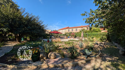 Propriété - 330 m² - 6 pièces