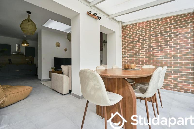 Chambre - 11 m² - 1 pièce