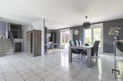 Maison - 122 m² - 5 pièces