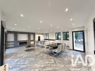 Maison - 142 m² - 5 pièces