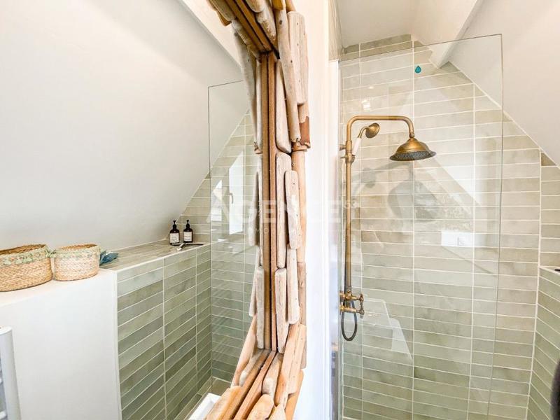 Maison - 318 m² - 17 pièces