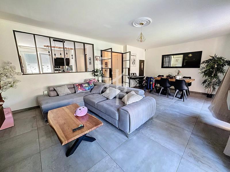 Maison - 87 m² - 4 pièces