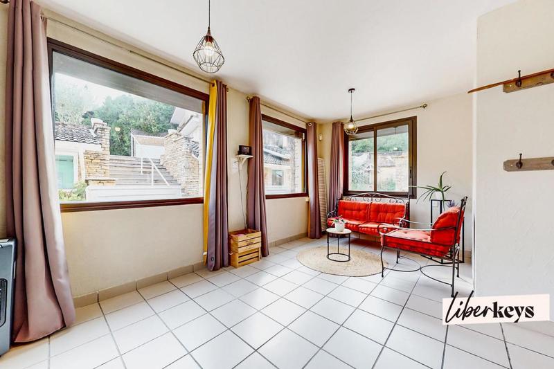 Propriété - 223 m² - 10 pièces
