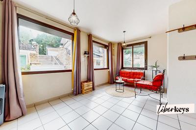 Propriété - 223 m² - 10 pièces
