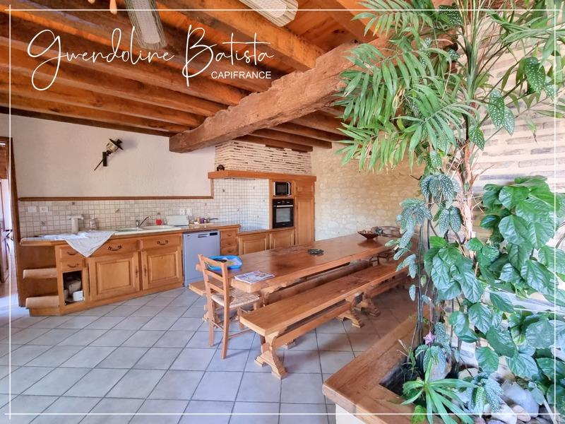 Maison en pierre - 300 m² - 12 pièces