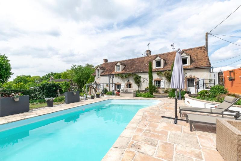 Maison - 337 m² - 11 pièces