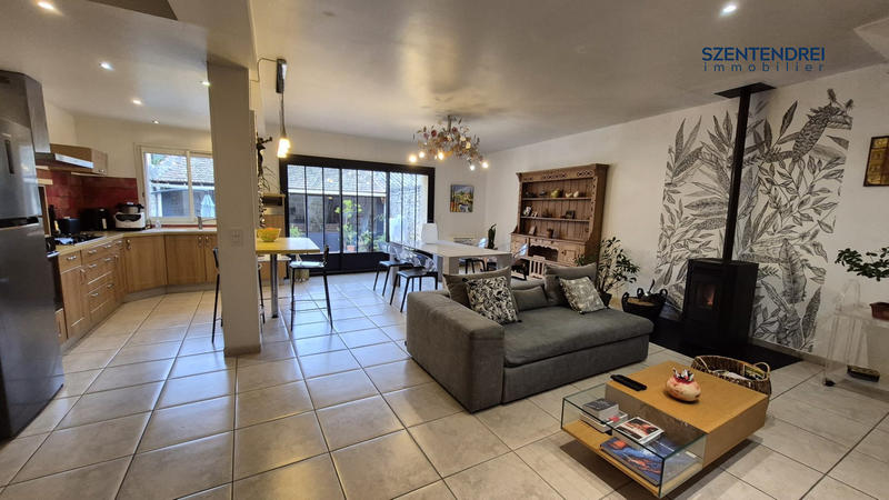 Maison - 207 m² - 6 pièces