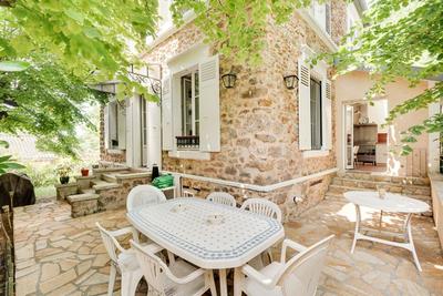 Maison - 200 m² - 6 pièces