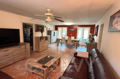 Maison - 206 m² - 8 pièces