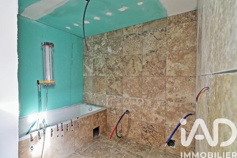 Maison - 95 m² - 3 pièces